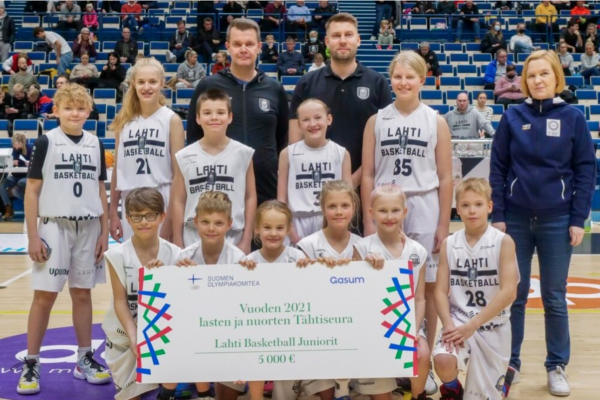 Vuoden 2021 lasten ja nuorten Tähtiseura Lahti Basket Juniorit