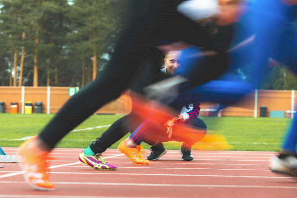 Juoksijat lähteneet juoksusuoran starttipaikalta