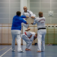 Simo Siltanen potkaisemassa murskauslautaa